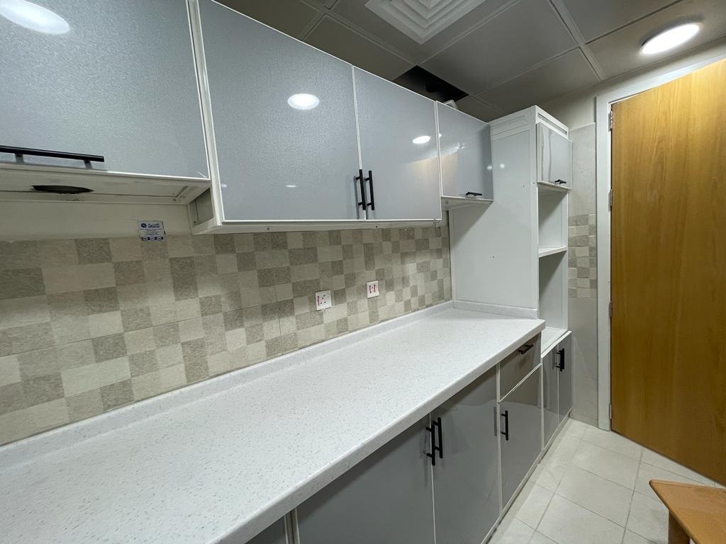 الرخام بين الطبيعي والصناعي