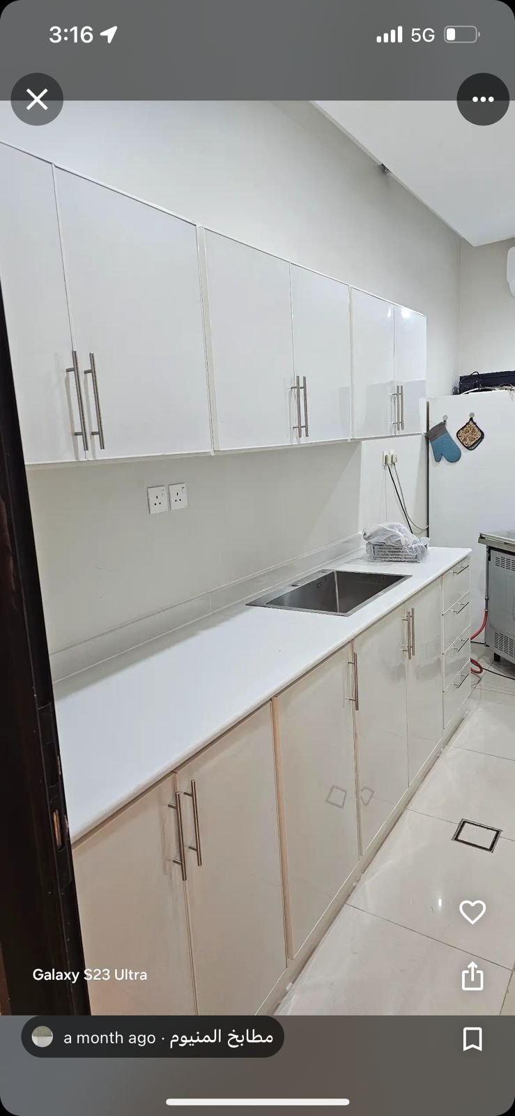 مطبخ المنيوم ابيض كلادينج مع رخام ابيض ايطالي