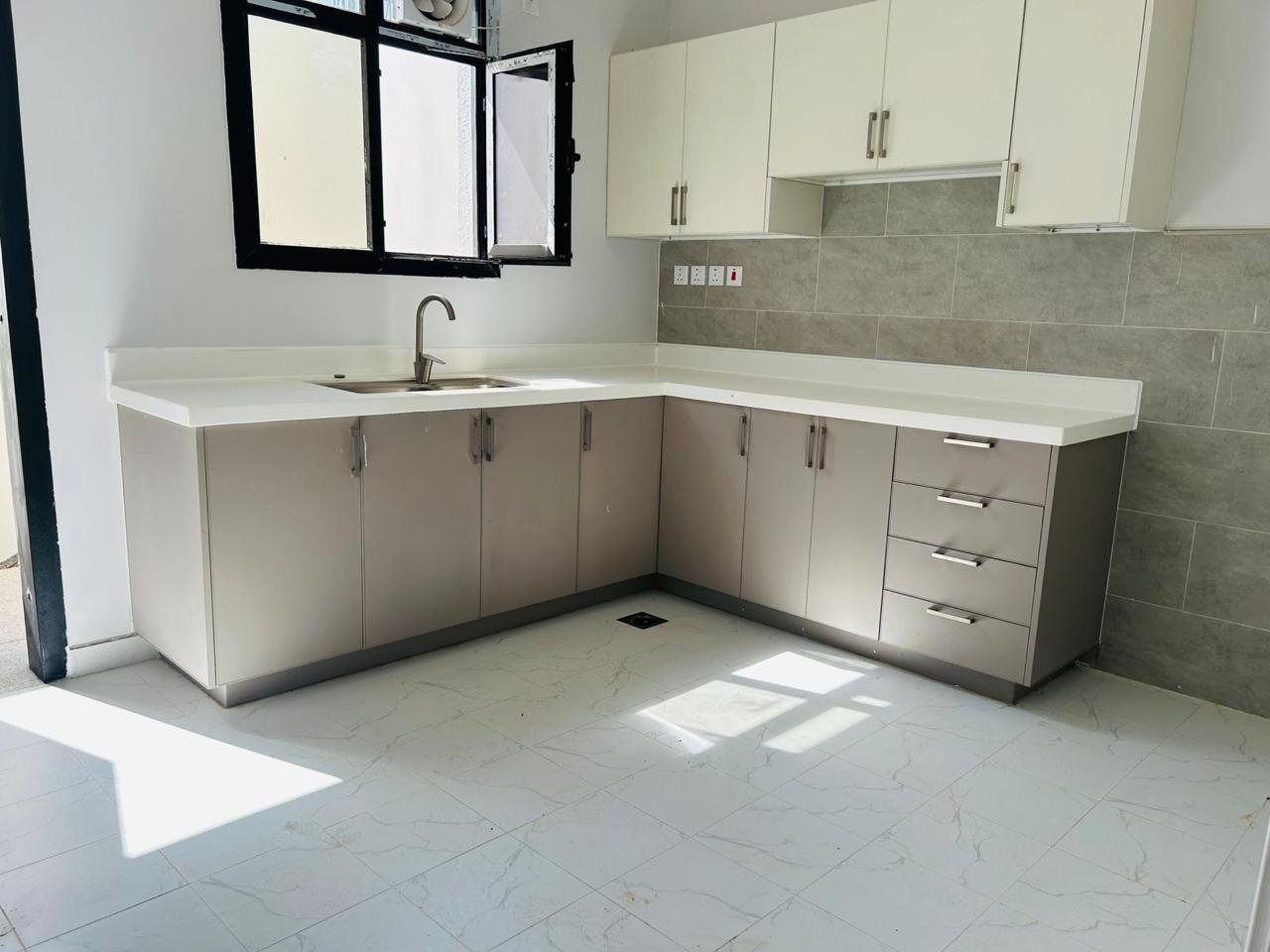 مطبخ المنيوم  كلاسيك