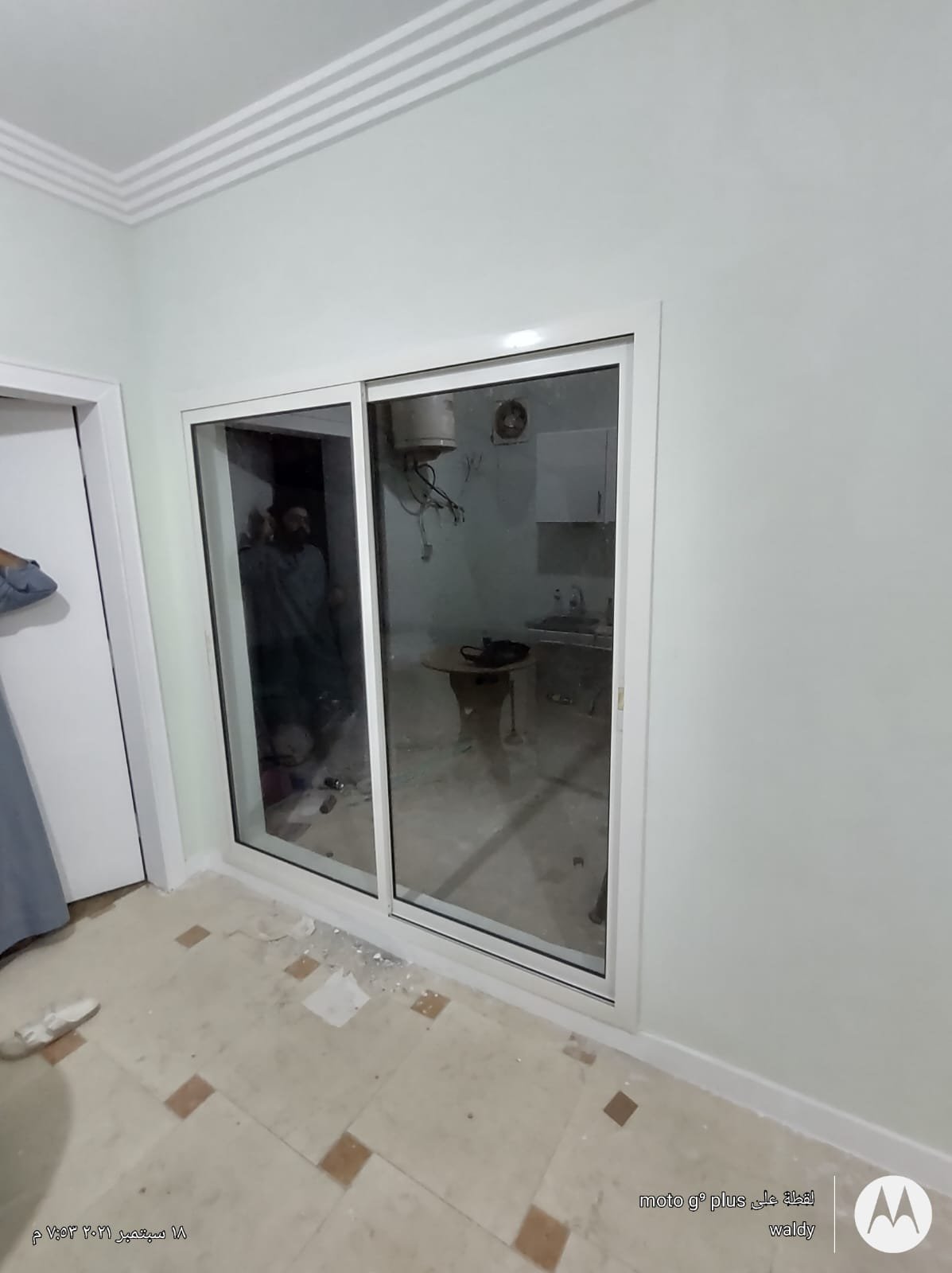 باب المنيوم دبل ابيض